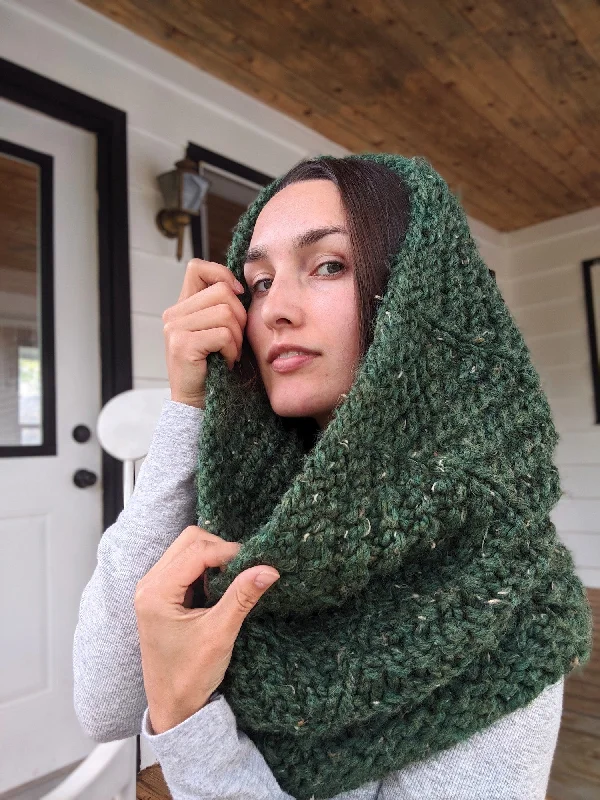 - Custom pet birthday cakeKnit Kit - Evergreen Snood