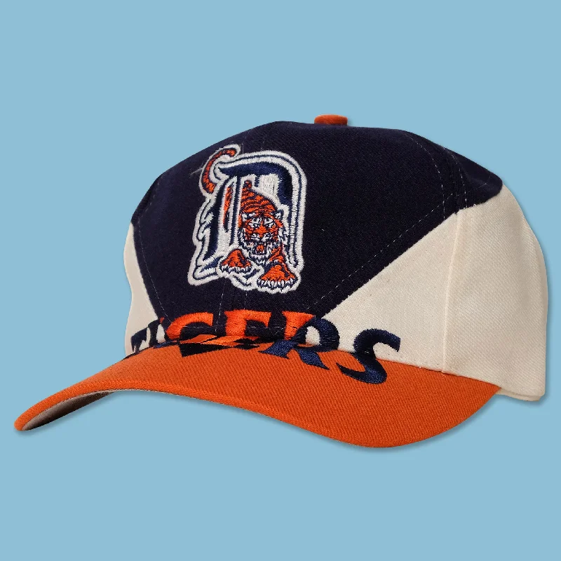 - Pregnant cat delivery room warming boxVintage DS Detroit Tigers Snapback