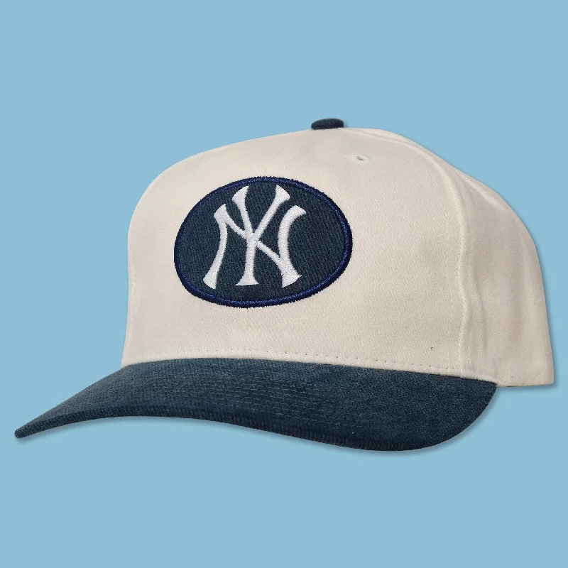 - Winter dog thick down jacketVintage DS New York Yankees Snapback
