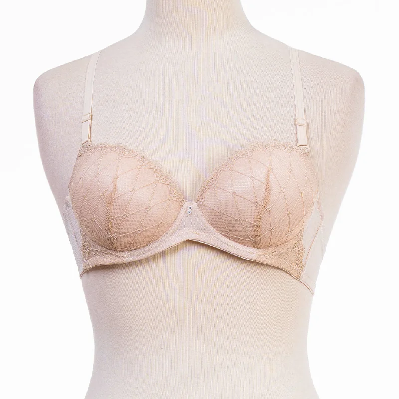 - Rabbit grass rack to prevent waste food boxBELLEZA FEEDING BRA 905