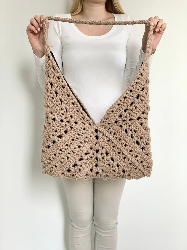 - Deodorizing cat litter tofu litterCrochet Kit - Tulip Square Bag