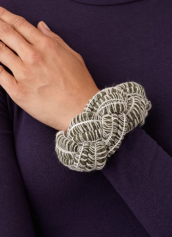 - Pet diabetes prescription foodBraided Bracelet (Crafts) - Version 3