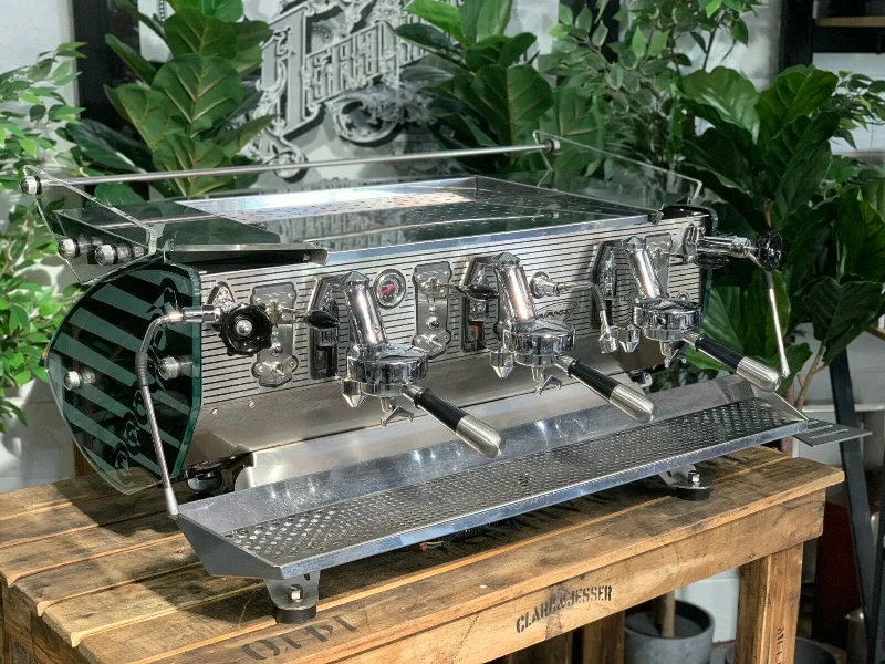  -Non-contact cat thermometerKees Van Der Westen Mirage Triplette Bastone Volumetric