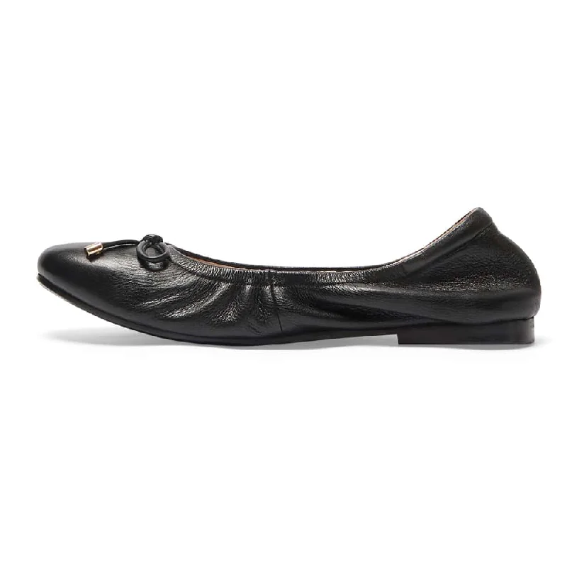 Allegra Flat in Black Leather